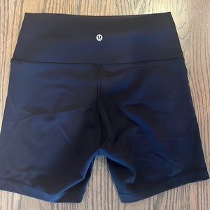 Wunder Train High-Rise Short 6"